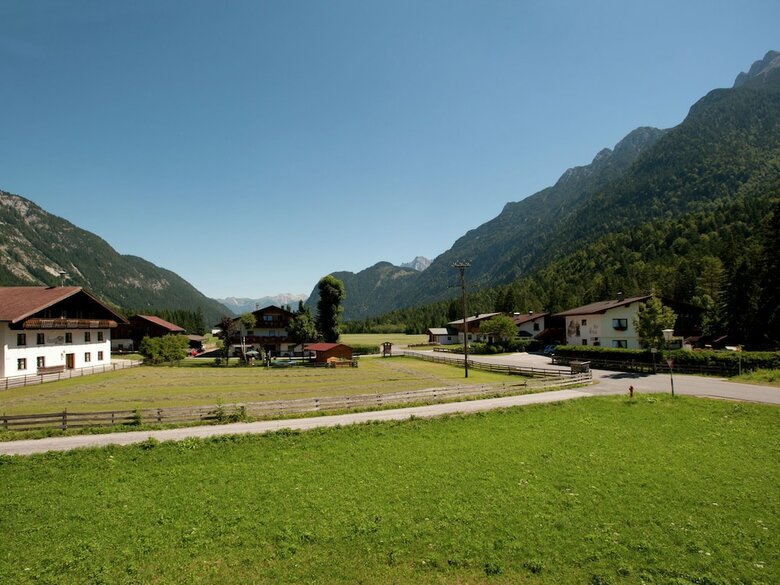 Apartamentos Modern Holiday Home In Leutasch With Barbecue