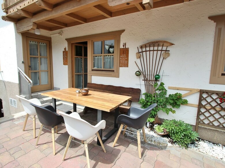 Quaint Apartment With Garden In Walchen