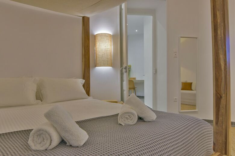 Hotel Art Pantheon Suites In Plaka