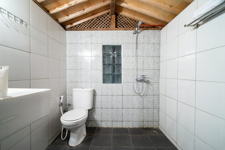 Hostal Oyo 2393 Omahe Nawung
