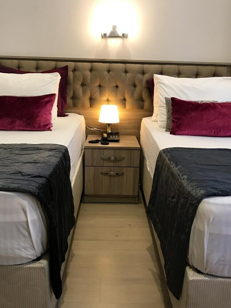Port Di Pera Hotel