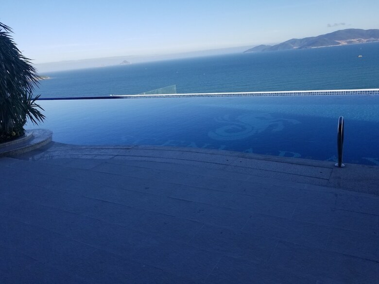 Luxury Scenia Bay Apartment With Seaview