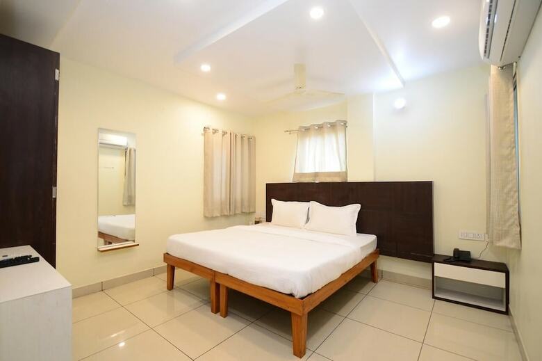 Hotel Rashika Palace