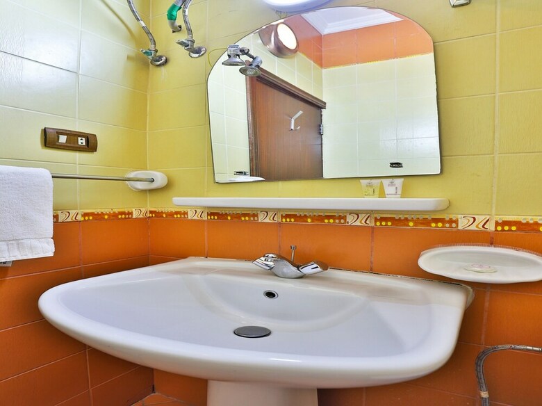 Oyo 394 Al Morooj Kareem Hotel