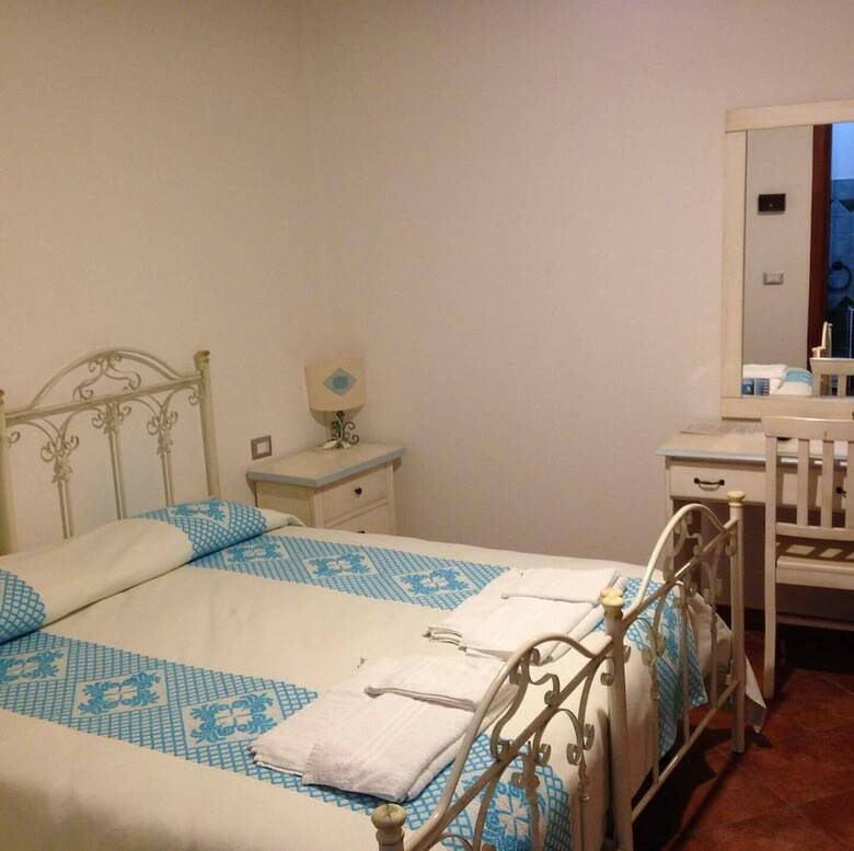 Bed & Breakfast Santu Bainzu Guest House