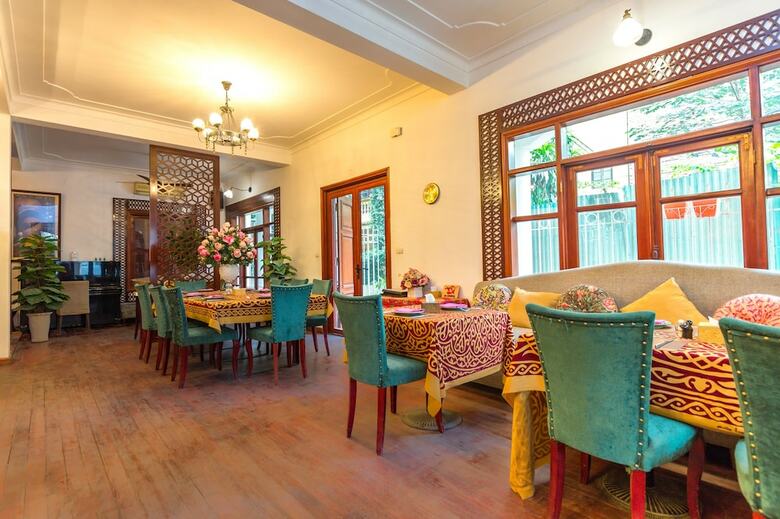 Oyo 779 Aisha Hotel And Apartment