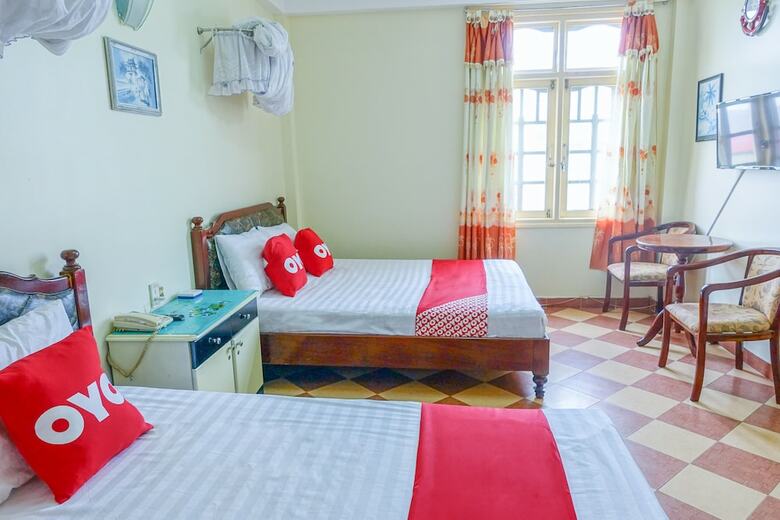 Oyo 827 Bach Duong Hotel