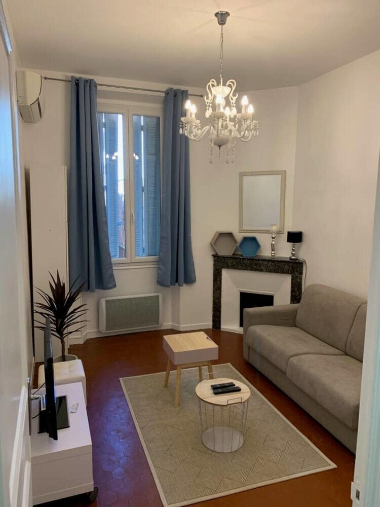 Pleasant Apartment With A Terrace - Cannes City Centre
