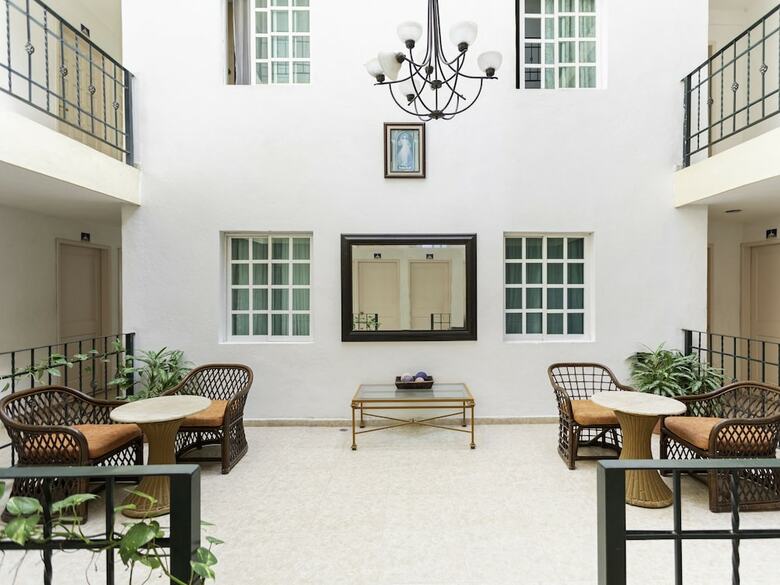 Oyo Hotel Gandhi