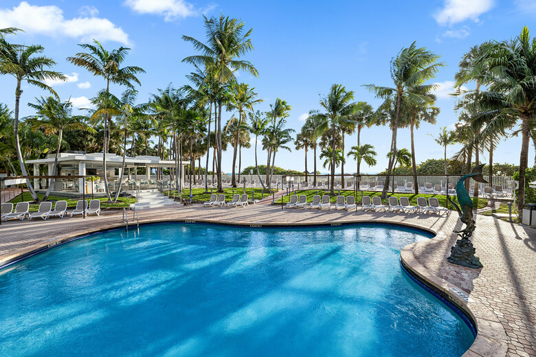 Hotel Riu Plaza Miami Beach
