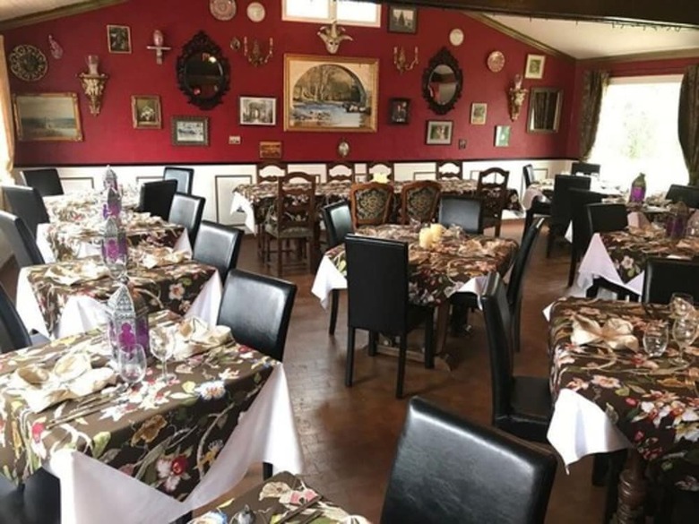 Hotel Le Roches De Merry