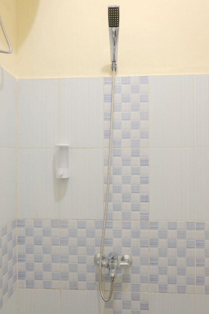 Hostal Oyo 1468 Sm House