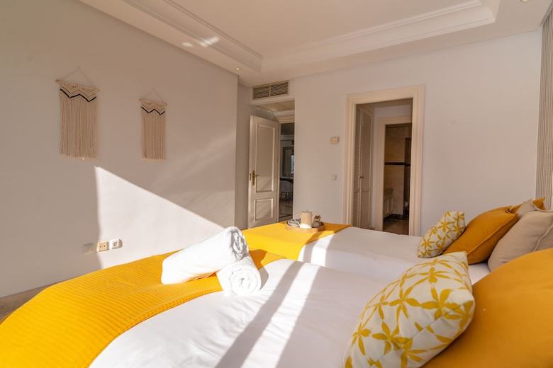 Apartamentos La Alzambra Duplex Penthouse Sea Views