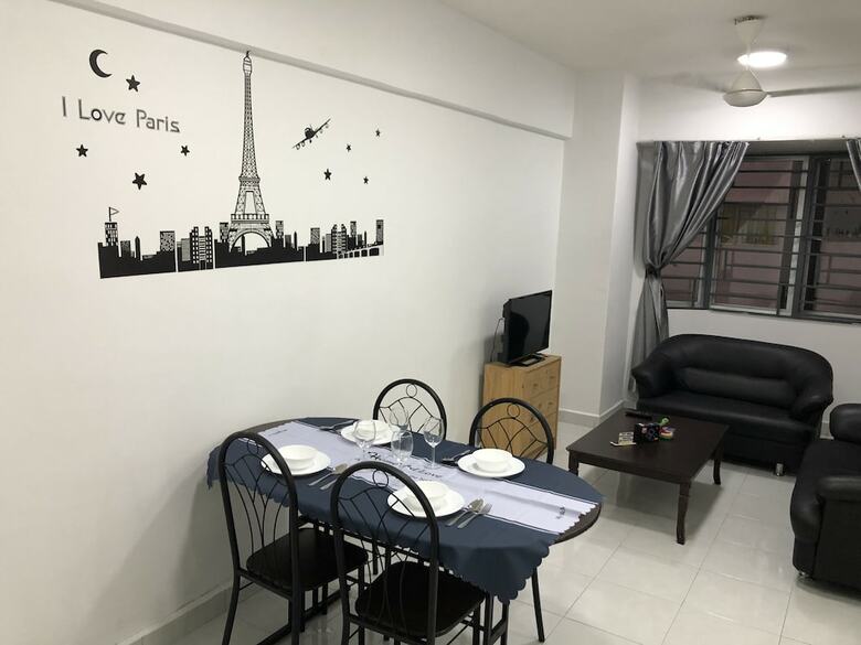 Apartamentos Cozy Homestay At Main Place
