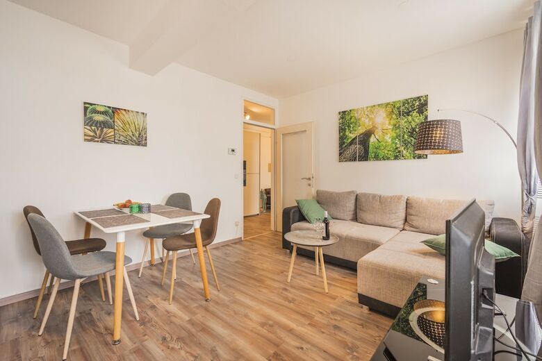 Apartamentos 10 Min Downtown 49sqm-parking-metro 100m