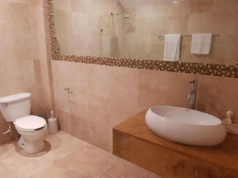 Hotel Suites Aeropuerto 24/7