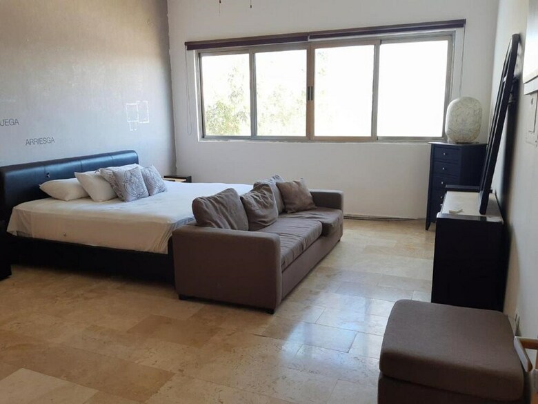 Hotel Suites Aeropuerto 24/7