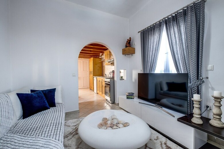 Paradise Traditional Cycladic House
