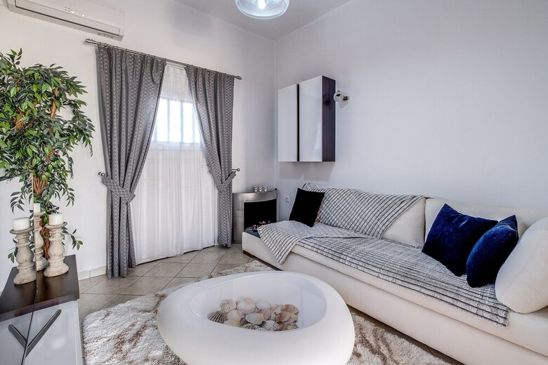 Paradise Traditional Cycladic House