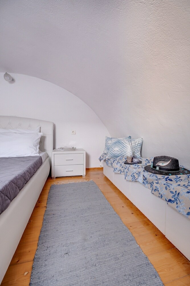 Paradise Traditional Cycladic House