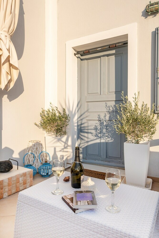 Paradise Traditional Cycladic House