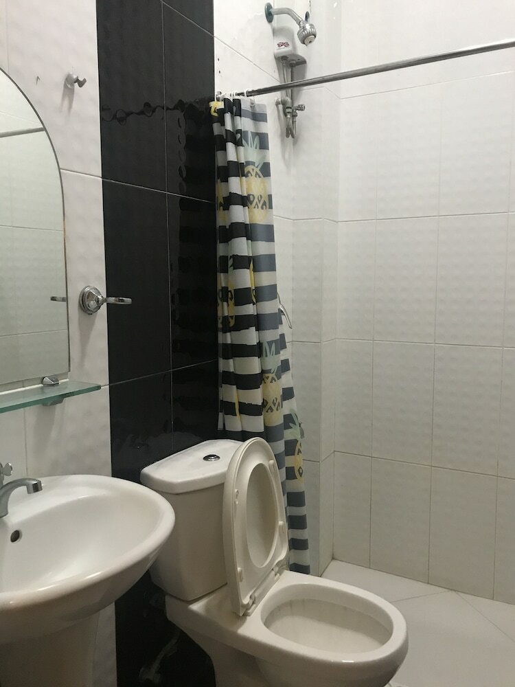 Hotel Aquari Travellers Inn