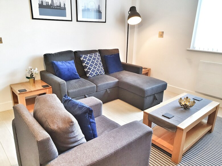 Modern Executive Apartment In Reading