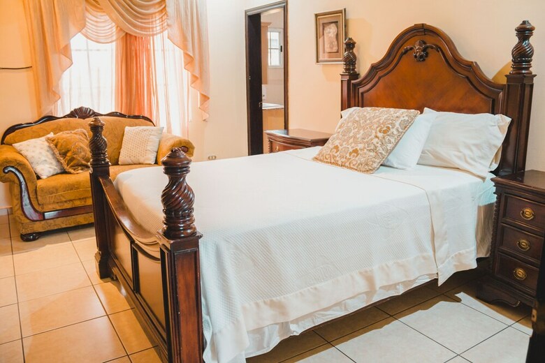 Bed & Breakfast Hotel Boutique Casa Jardines