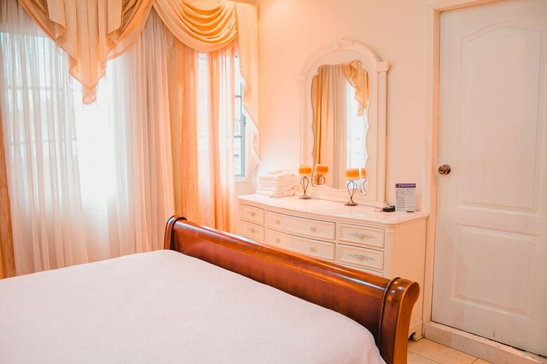 Bed & Breakfast Hotel Boutique Casa Jardines