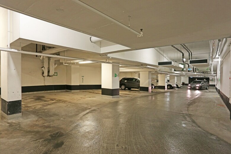 Yorkville Plaza
