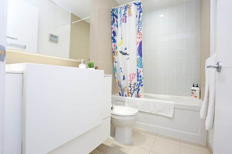 Fabulous Condo In Heart Of Downtown