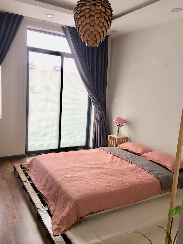 Hotel 1993's House