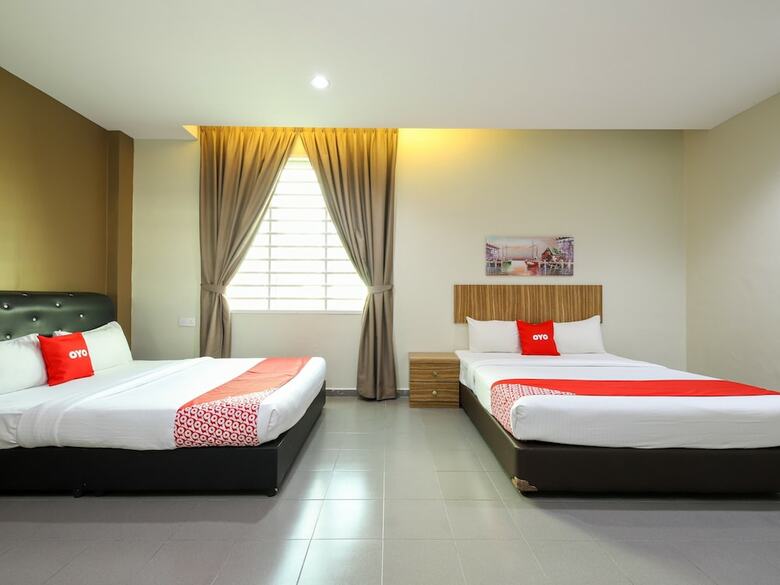 Oyo 89839 Riaz Hotel