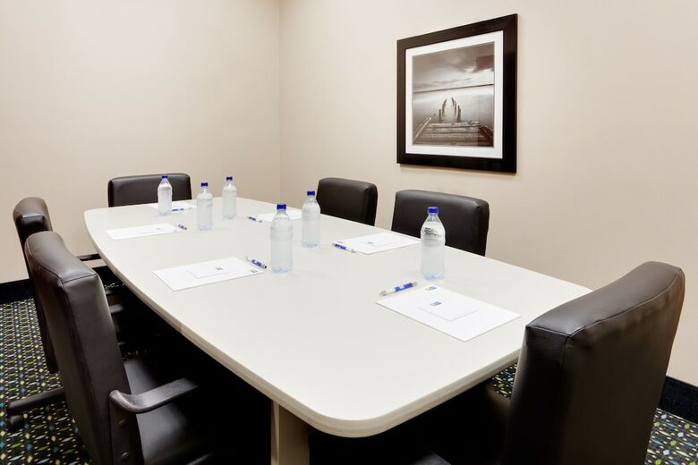 Hotel Holiday Inn Express And Suites