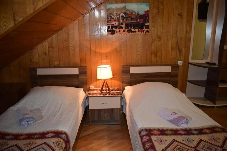 Hotel Guesthouse Lago & Wine Cellar