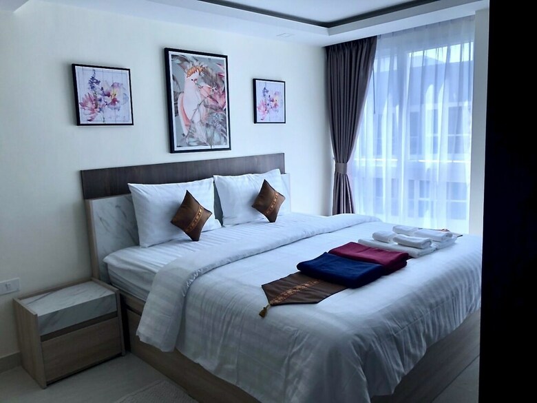 Luxury Apartments In Grand Avenue