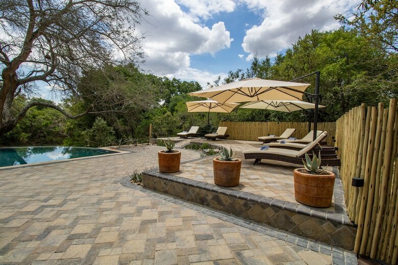 Little Africa Safari Lodge