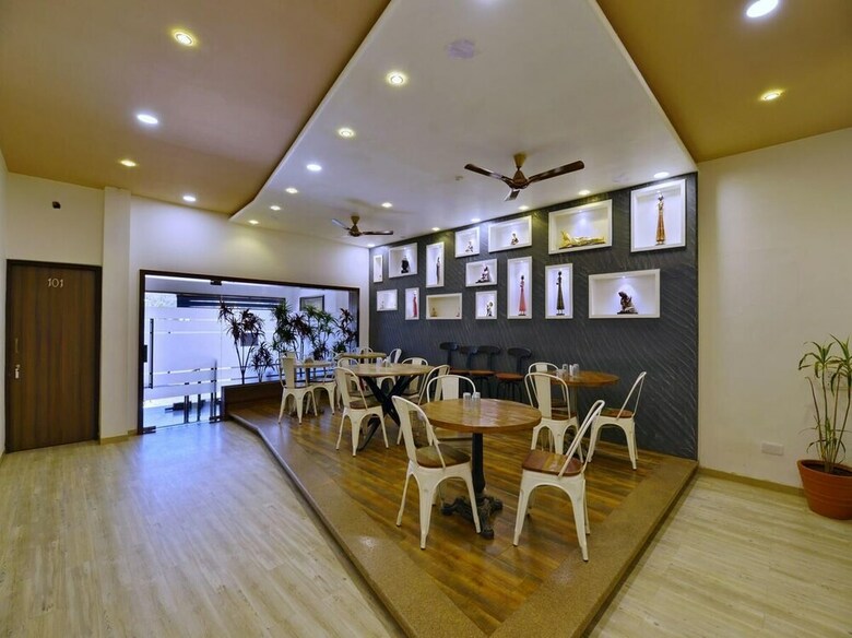 Hotel Golden Berry
