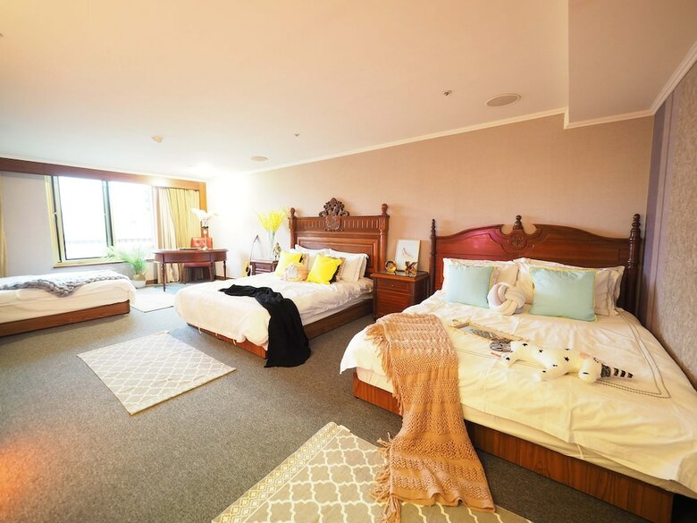 Hotel Capital Family