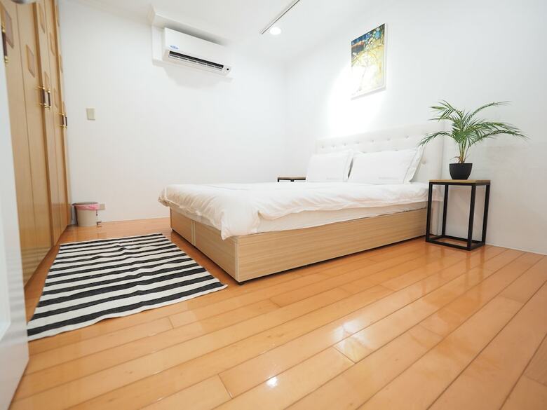 Apartamentos Next To Linjiang Night Market