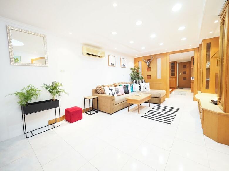 Apartamentos Next To Linjiang Night Market