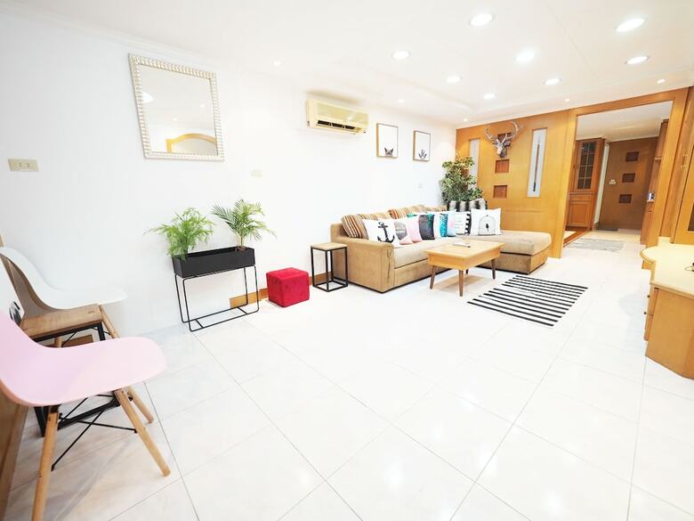 Apartamentos Next To Linjiang Night Market