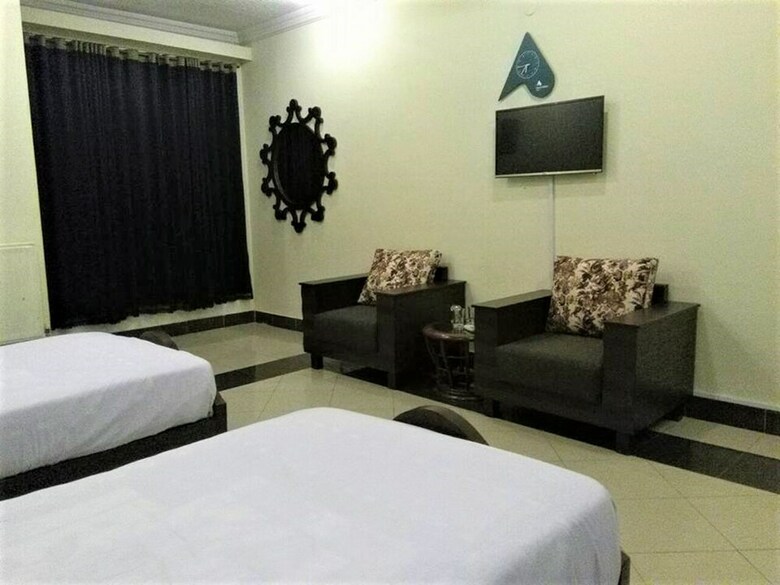 Hotel Capri Residency