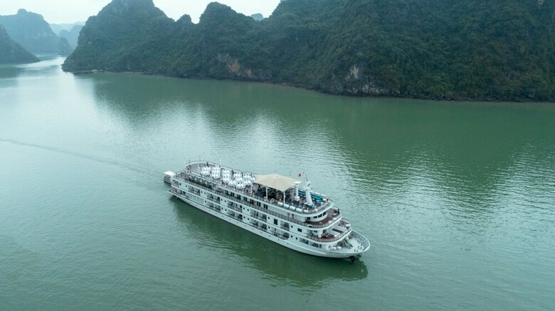 Paradise Grand Cruise