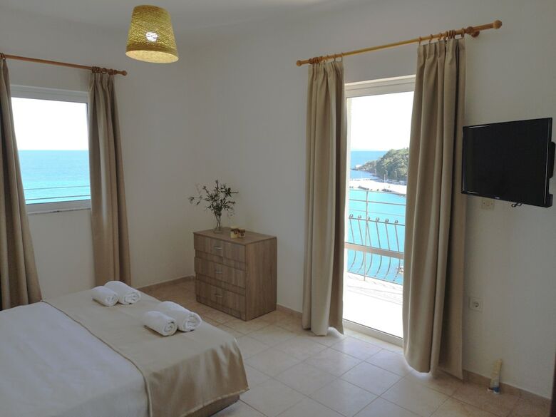 Apartamentos Faro Del Porto