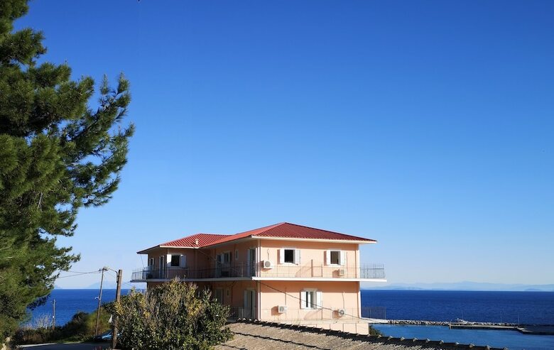 Apartamentos Faro Del Porto