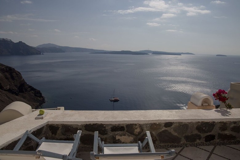 Allure Breeze Suites