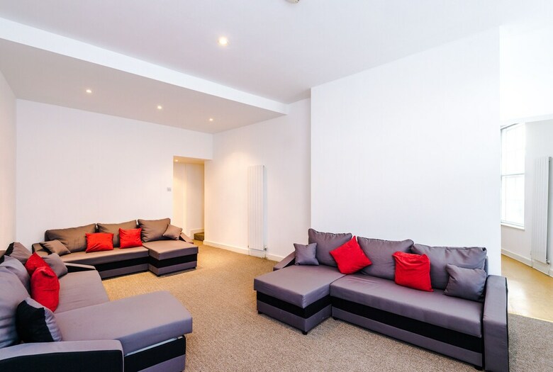 Benson Apartments By Top House