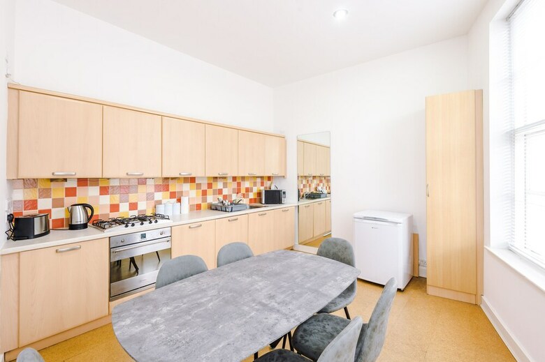 Benson Apartments By Top House