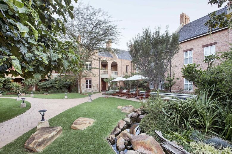 Faircity Quatermain Hotel